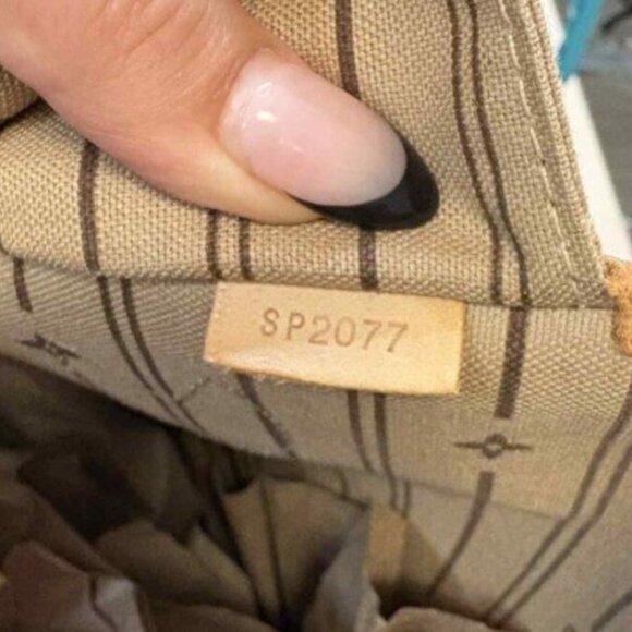 Louis Vuitton Monogram Neverfull MM - Picture 8 of 8